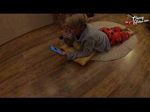 ❤️ Šialená blondínka fajčí obrovský penis a skáče na ňom - análny sex ❤️ Ruské porno na nás sk.pornochaturbate.ru ❌❤